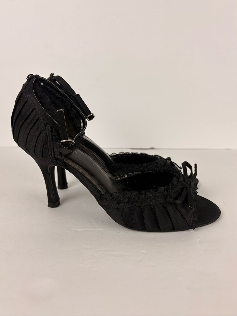 Delicious Open Toe Lace Bow Slip On Kitten Heels in Black - Picture 5 of 10